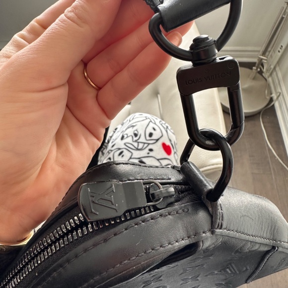 Unisex Louis Vuitton Duo Messenger All black - Picture 8 of 11